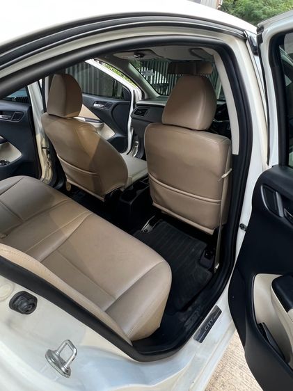 Honda City 2015 1.5 V Sedan เบนซิน เกียร์อัตโนมัติ ขาว รูปที่ 4