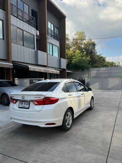 Honda City 2015 1.5 V Sedan เบนซิน เกียร์อัตโนมัติ ขาว รูปที่ 2