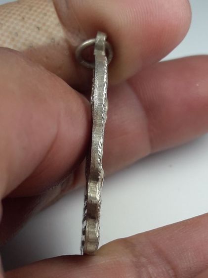 เหรียญหลวงปู่ทิมวัดละหารไร่ รูปที่ 4