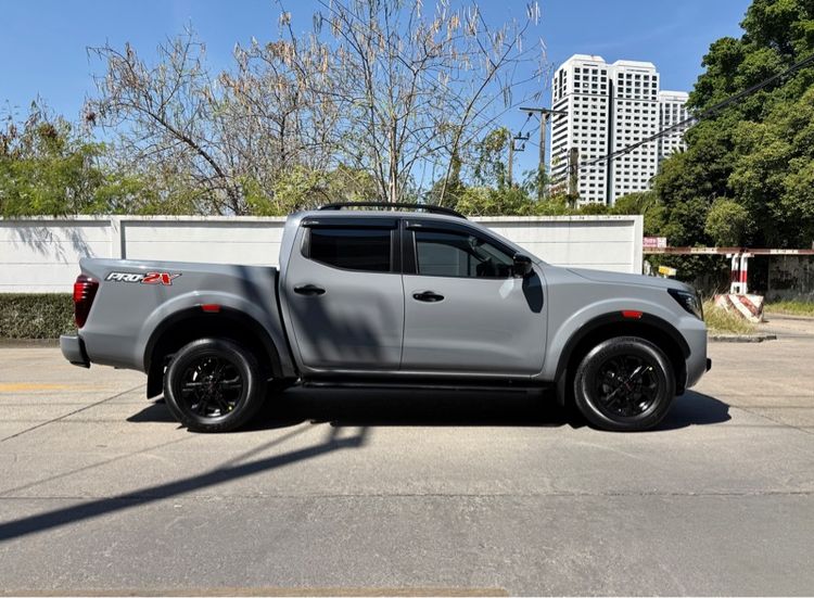 Nissan Navara 2022 2.3 Pro-2X Pickup ดีเซล ไม่ติดแก๊ส เกียร์อัตโนมัติ เทา รูปที่ 2