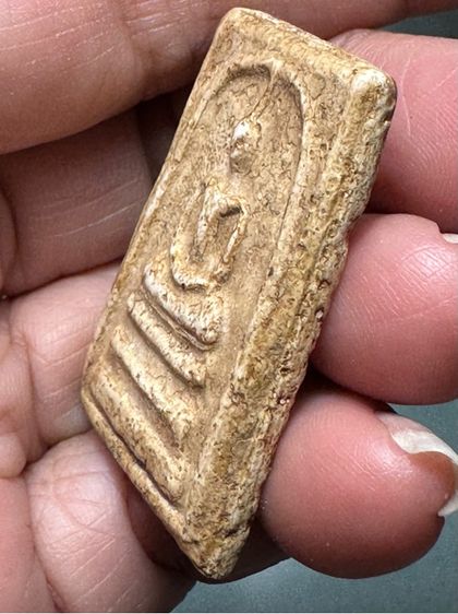 🙏พระสมเด็จพิมพ์ใหญ่เนื้อแก่ปูนเปลือกหอย 🙏พระสมเด็จพิมพ์ใหญ่พระประธาน🙏หลวงปู่นาค วัดระฆังฯ พิมพ์ซุ้มระฆัง ปี พ.ศ.๒๔๙๕ องค์ละ1000 รูปที่ 4