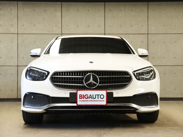 Mercedes-Benz E-Class 2021 E300e Sedan ปลั๊กอินไฮบริด (PHEV) ไม่ติดแก๊ส เกียร์อัตโนมัติ ขาว รูปที่ 4
