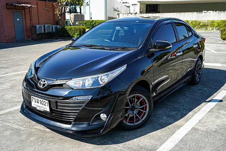 รถ Toyota Yaris ATIV 1.2 S สี ดำ