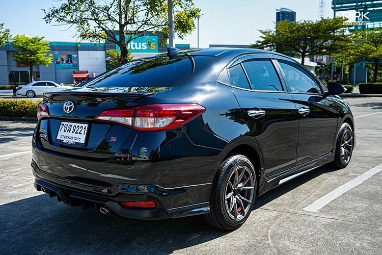 Toyota Yaris ATIV 2018 1.2 S Sedan เบนซิน ไม่ติดแก๊ส เกียร์อัตโนมัติ ดำ รูปที่ 4