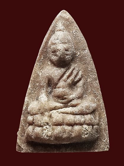 พระเก่าเนื้อผงว่านด้านหลังมีรอยยันต์