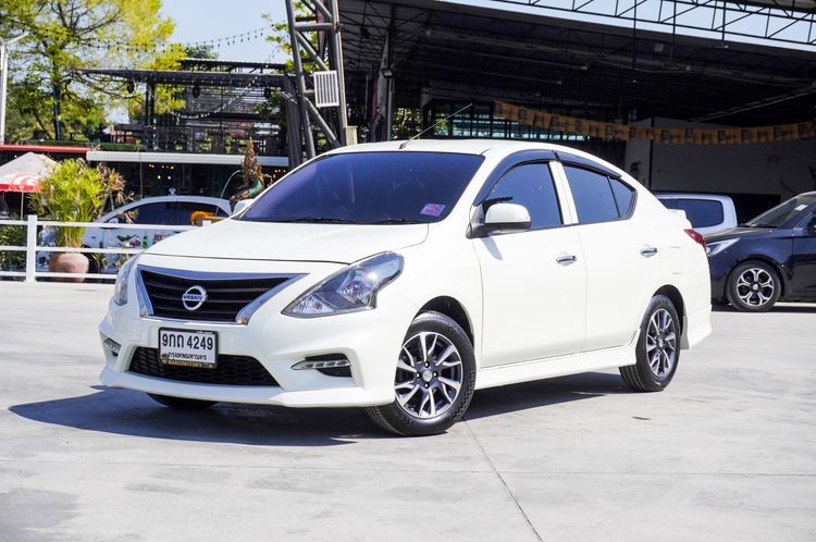รถ Nissan Almera 1.2 E Sportech สี ขาว