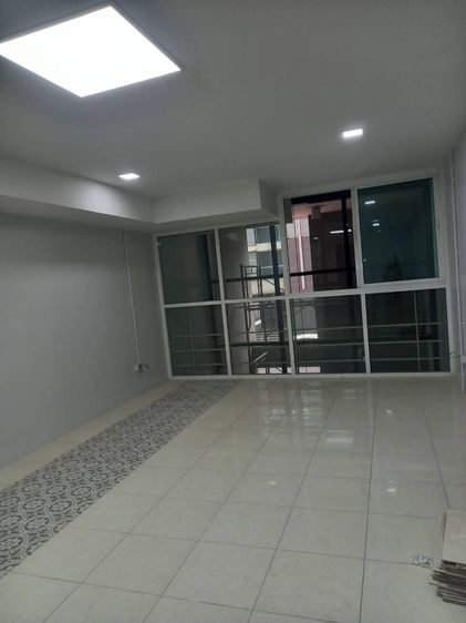 ให้เช่า Shop  2 ชั้น ตกแต่งใหม่ พื้นที่กว้าง อาคารสุพีเรียร์ เมืองทองธานี รูปที่ 4