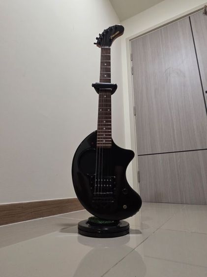 อื่นๆ กีต้าร์ไฟฟ้า กีตาร์ไฟฟ้า พกพา Fernandes ช้างน้อย พร้อมกระเป๋าคู่ตัว