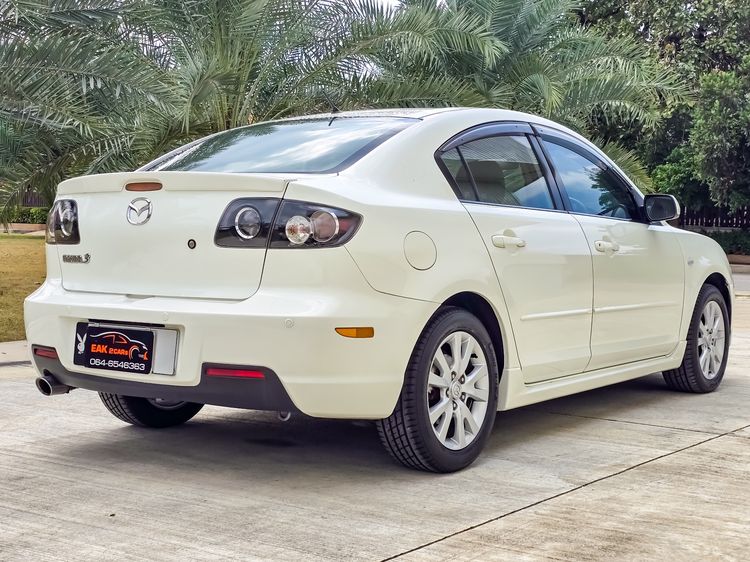 Mazda Mazda3 2010 1.6 V Sedan เบนซิน ไม่ติดแก๊ส เกียร์อัตโนมัติ ขาว รูปที่ 3