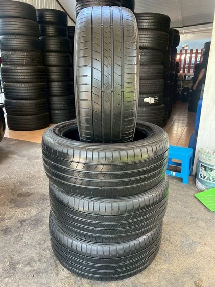 ยาง Dunlop Lm705 235 50 18 เส้น 700 บาท สภาพดี