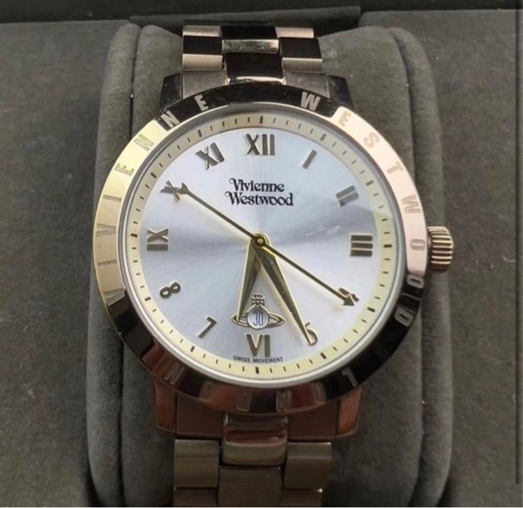 นาฬิกา Vivienne Westwood