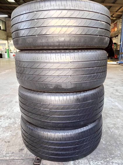 ยางมือสองมี 4เส้น Bridgestone 235-45-18ปี24 เส้นละ 900 บาท