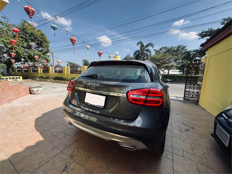 Mercedes-Benz GLA-Class 2015 GLA200 Sedan เบนซิน ไม่ติดแก๊ส เกียร์อัตโนมัติ เทา รูปที่ 4