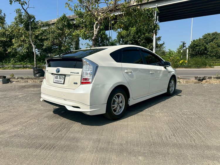 Toyota Prius 2012 1.8 Hybrid Sedan ไฮบริด ไม่ติดแก๊ส เกียร์อัตโนมัติ ขาว รูปที่ 4
