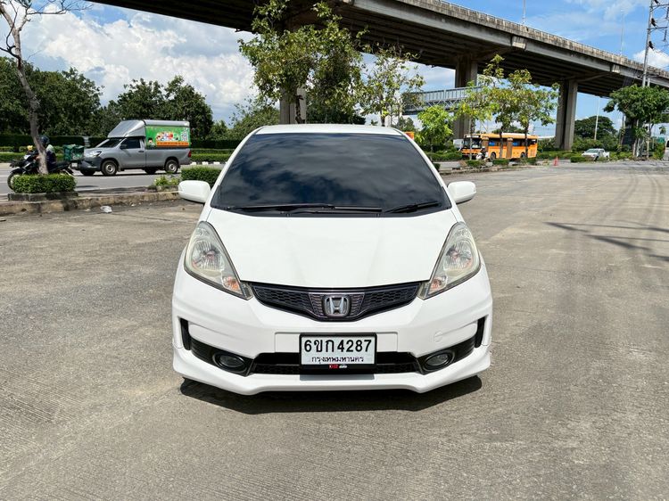 Honda Jazz 2011 1.5 SV i-VTEC Sedan เบนซิน ไม่ติดแก๊ส เกียร์อัตโนมัติ ขาว รูปที่ 3