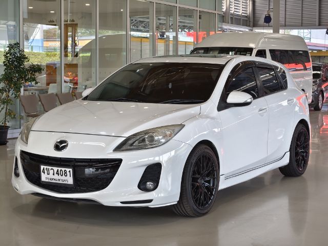 รถ Mazda Mazda3 2.0 Maxx Sports สี ขาว