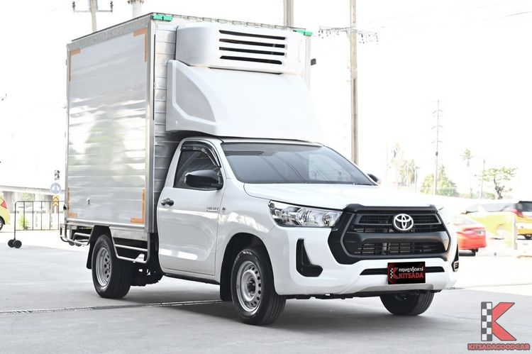 รถ Toyota Hilux Revo 2.4 Entry สี ขาว