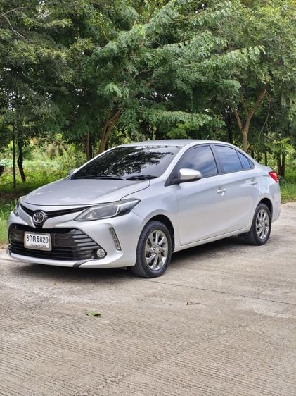 รถ Toyota Vios 1.5 Mid สี เทา