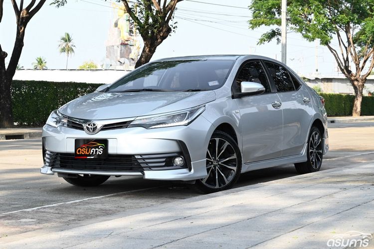 รถ Toyota Altis 1.8 Esport สี บรอนซ์เงิน