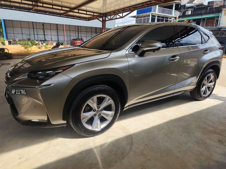Lexus Nx300h 2015 2.5 Grand Luxury Utility-car เบนซิน เกียร์อัตโนมัติ เทา รูปที่ 3