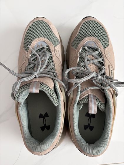 รองเท้า UNDER ARMOUR 