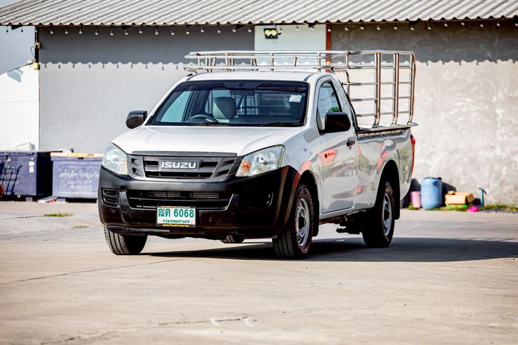 รถ Isuzu D-MAX 2.5 S สี ขาว
