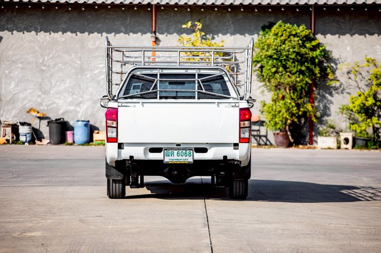 Isuzu D-MAX 2021 2.5 S Pickup ดีเซล เกียร์ธรรมดา ขาว รูปที่ 4