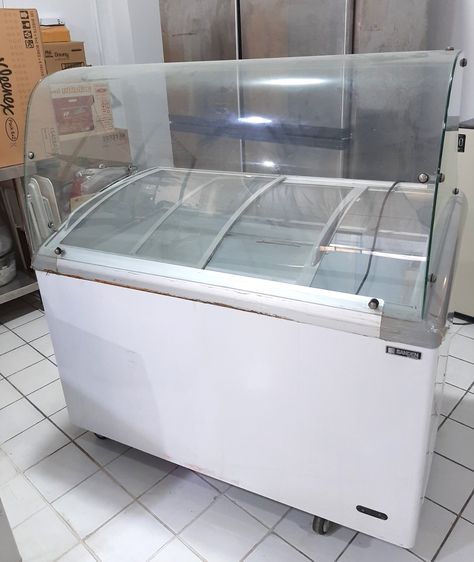 ตู้แช่ไอศครีม sanden พร้อมฝาโค้งขนาด 123  cm