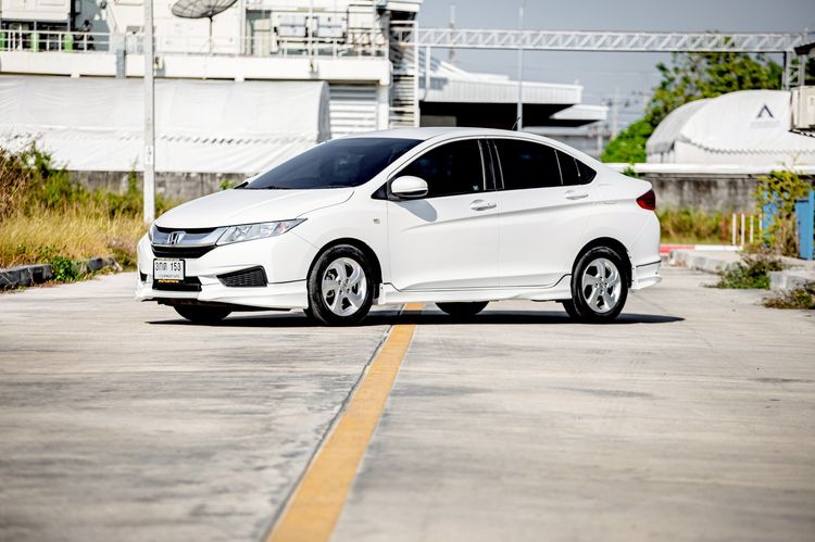 Honda City 2015 1.5 V Sedan เบนซิน เกียร์อัตโนมัติ ขาว รูปที่ 2