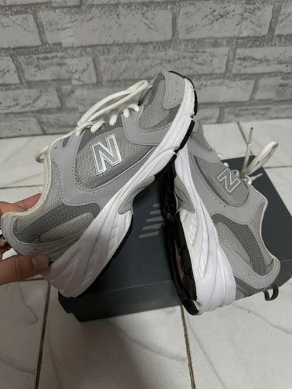 ♻️New balance 530 สีเทาหนังกลับ
ของจริงสวยมากใส่สบาย size 37.5 23 cm. 👟 รูปที่ 4
