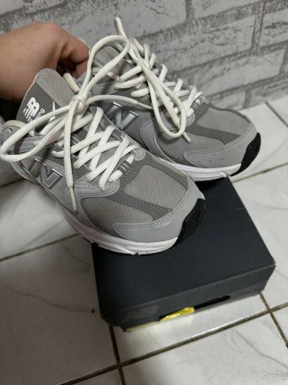 ♻️New balance 530 สีเทาหนังกลับ
ของจริงสวยมากใส่สบาย size 37.5 23 cm. 👟 รูปที่ 7