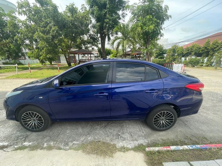 Toyota Yaris ATIV 2017 1.2 J Sedan เบนซิน ไม่ติดแก๊ส เกียร์อัตโนมัติ น้ำเงิน รูปที่ 4