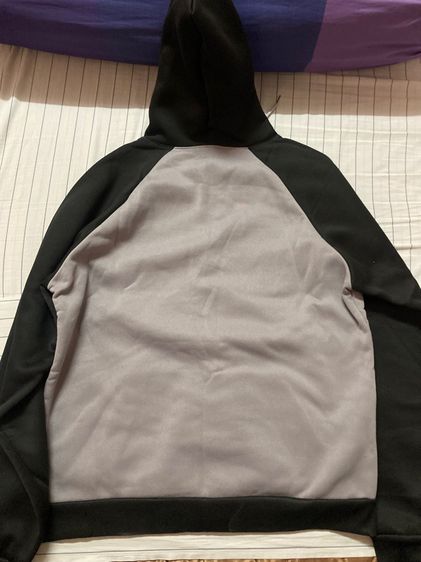 เสื้อกันหนาวสีเทาดำ รูปที่ 3