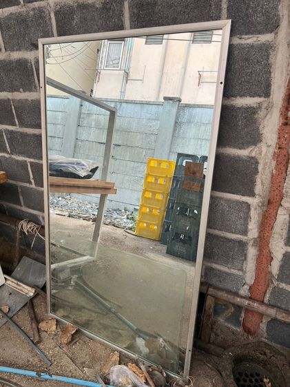 กระจกบานใหญ่