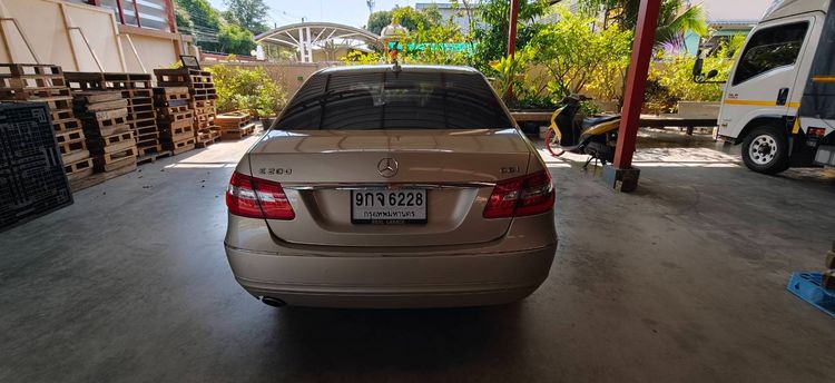 Mercedes-Benz E-Class 2011 E200 CGI Sedan เบนซิน ไม่ติดแก๊ส เกียร์อัตโนมัติ บรอนซ์ทอง รูปที่ 3