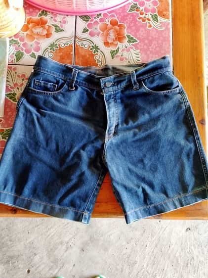 ยีนส์ขาสั้นมือสอง สภาพดี รูปที่ 2
