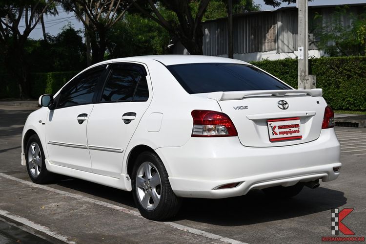 Toyota Vios 2010 1.5 E Sedan เบนซิน ไม่ติดแก๊ส เกียร์ธรรมดา ขาว รูปที่ 3