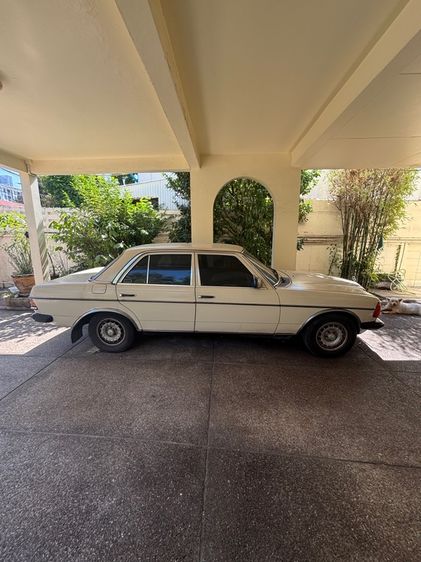 Mercedes-Benz E-Class 2025 E230 Sedan เบนซิน ไม่ติดแก๊ส เกียร์ธรรมดา เบจ รูปที่ 2