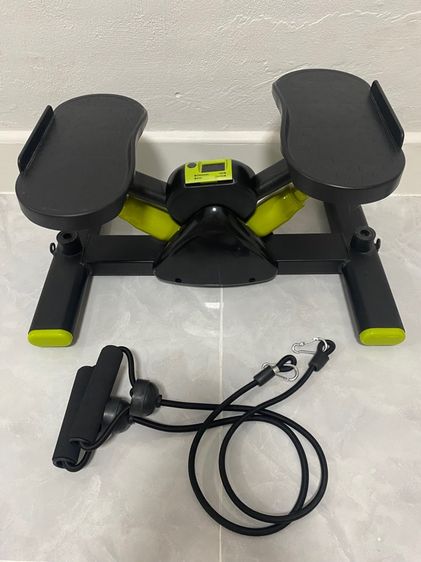 ขายถูก V-shape stepper เครื่องเหยียบออกกำลังกาย พร้อมเชือกดึง เครื่องออกกำลังกาย เครื่องบริหารต้นขา 