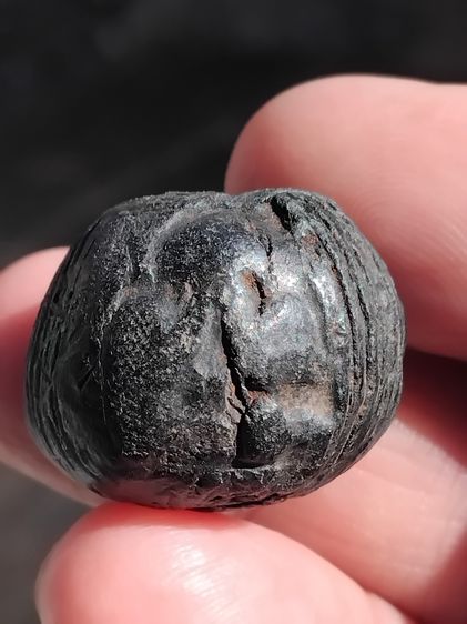 พระปิดตา พิมพ์สามเกลอ มีกริ่ง หลวงพ่อแก้ว วัดเครือวัลย์ ทรงกลม มีน้ำหนัก เนื้อผงพุทธคุณ เข้มจัด เนื้อแกร่งแห้งสนิท มันเงา สภาพสวย สมบูรณ์ เก