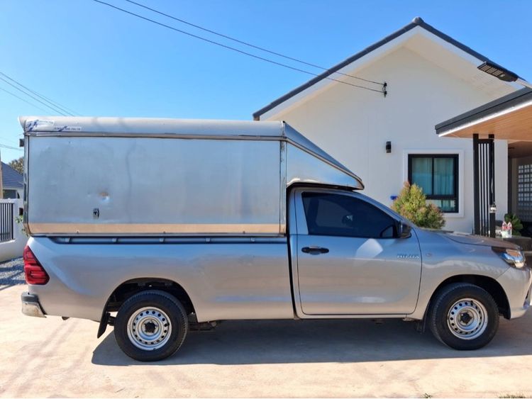 รถ Toyota Hilux Revo 2.4 J สี เทา