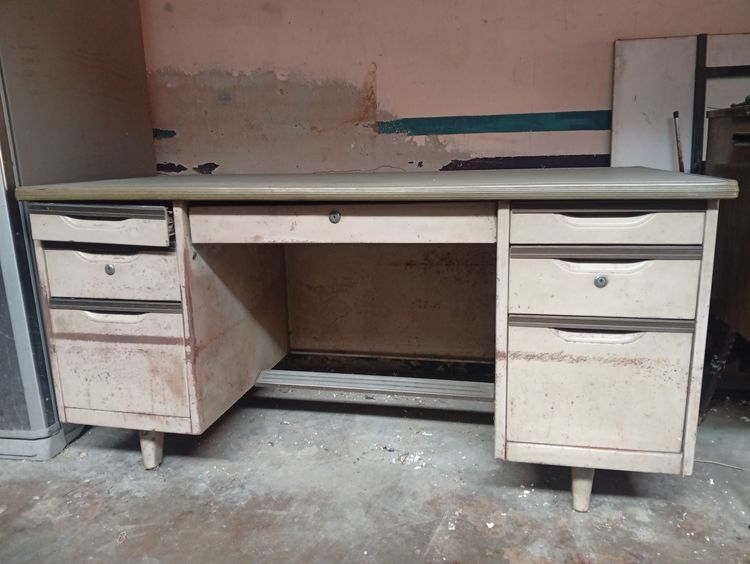 โต๊ะทำงานเหล็ก  รูปที่ 2