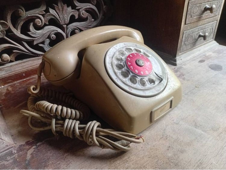 โทรศัพท์มือหมุนแนววินเทจ ericson LM  รูปที่ 3