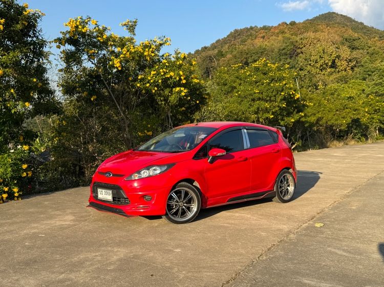 รถ Ford Fiesta 1.5 Sport สี แดง