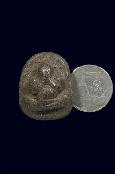 พระปิดตาเนื้อผงกระลา รูปที่ 2