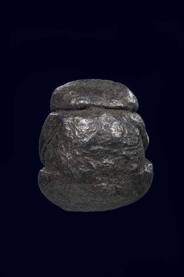 พระปิดตาเนื้อผงลงรักหนาๆ รูปที่ 4