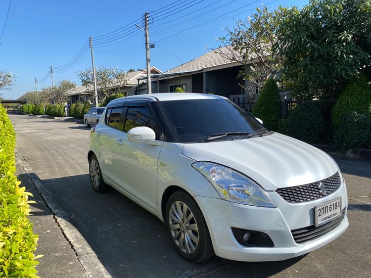 Suzuki Swift 2013 1.2 GLX Sedan เบนซิน เกียร์อัตโนมัติ ขาว รูปที่ 2