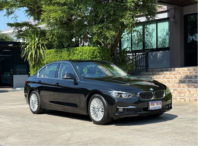 BMW Series 3 2018 320d Sedan ดีเซล ไม่ติดแก๊ส เกียร์อัตโนมัติ ดำ