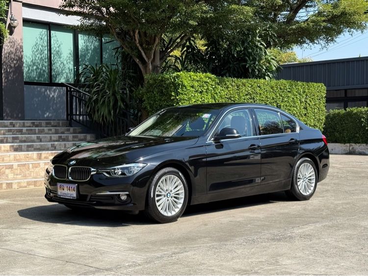 BMW Series 3 2018 320d Sedan ดีเซล ไม่ติดแก๊ส เกียร์อัตโนมัติ ดำ รูปที่ 4