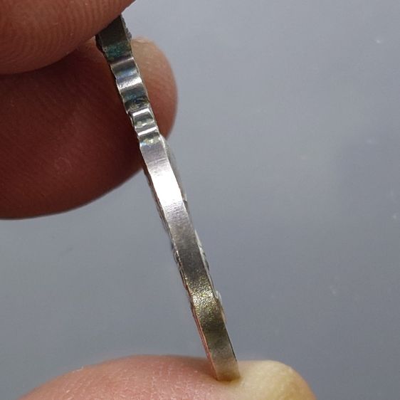 เหรียญพระมหาชนก เนื้อเงิน พิมพ์เล็ก พ.ศ.2542 มีแค่เหรียญ ตลับเดิม รับประกันแท้ รูปที่ 6